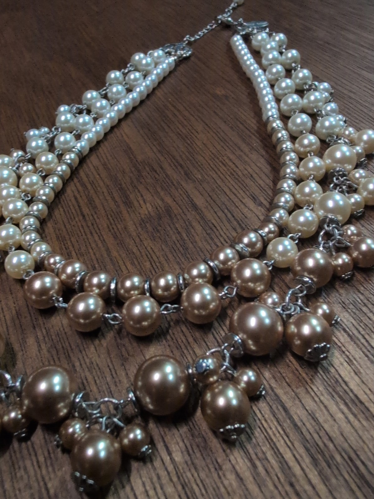 WhiteHouseBlackMarket Multistrand/Colored Pearl Necklace 16″-18″in(40-45cm)