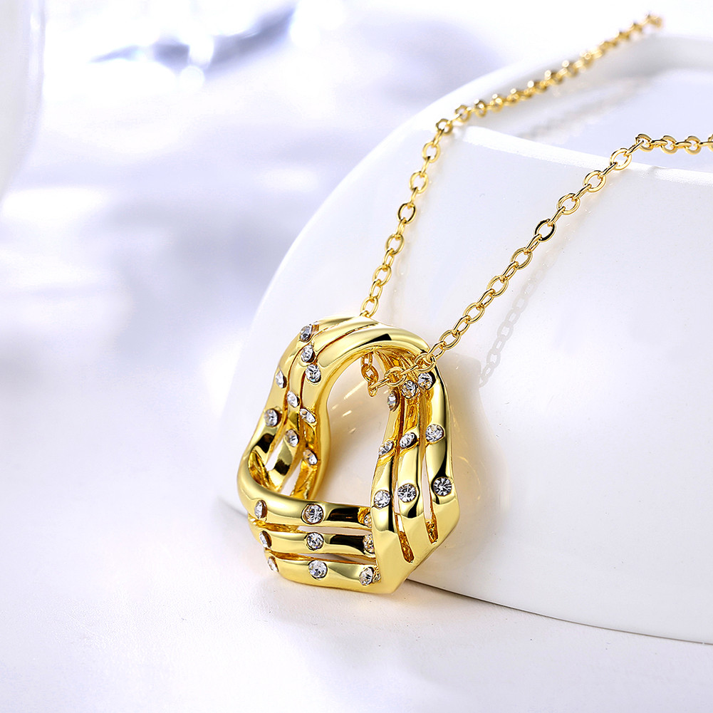 Chic 18k 18ct Yellow/White Gold Filled Triangle CZ Pendant Necklace N-A718