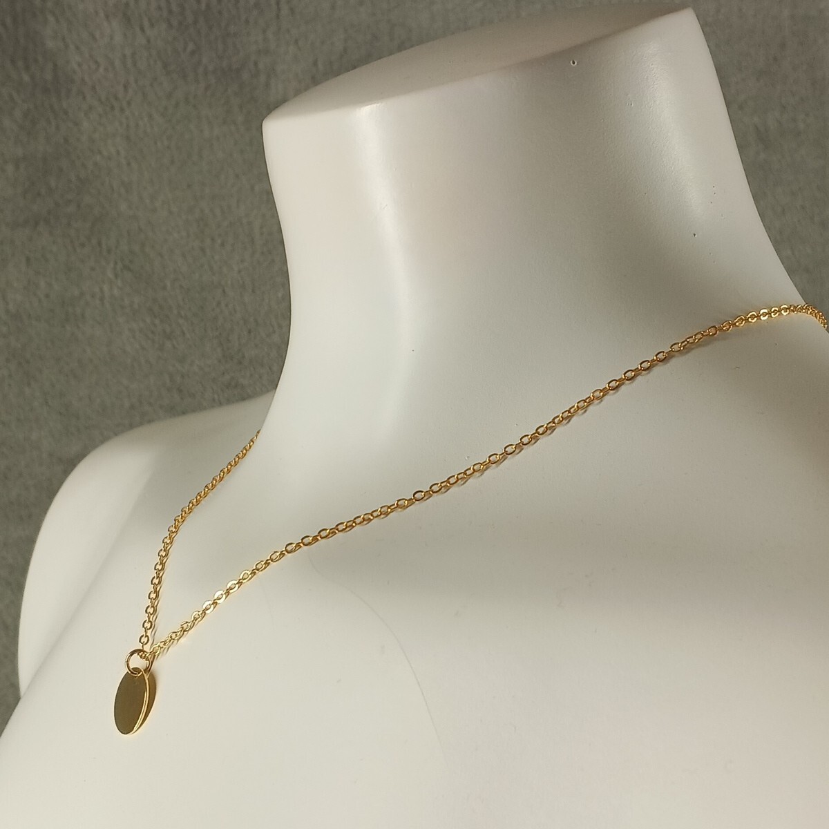 Women’s Minimalist Pendant Necklace One Size Brass Plated Gold