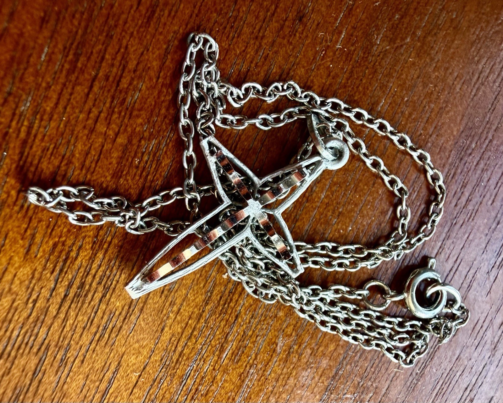 Silver-Tone Cross Pendant Necklace Cable Chain Spring Ring Closure Religious