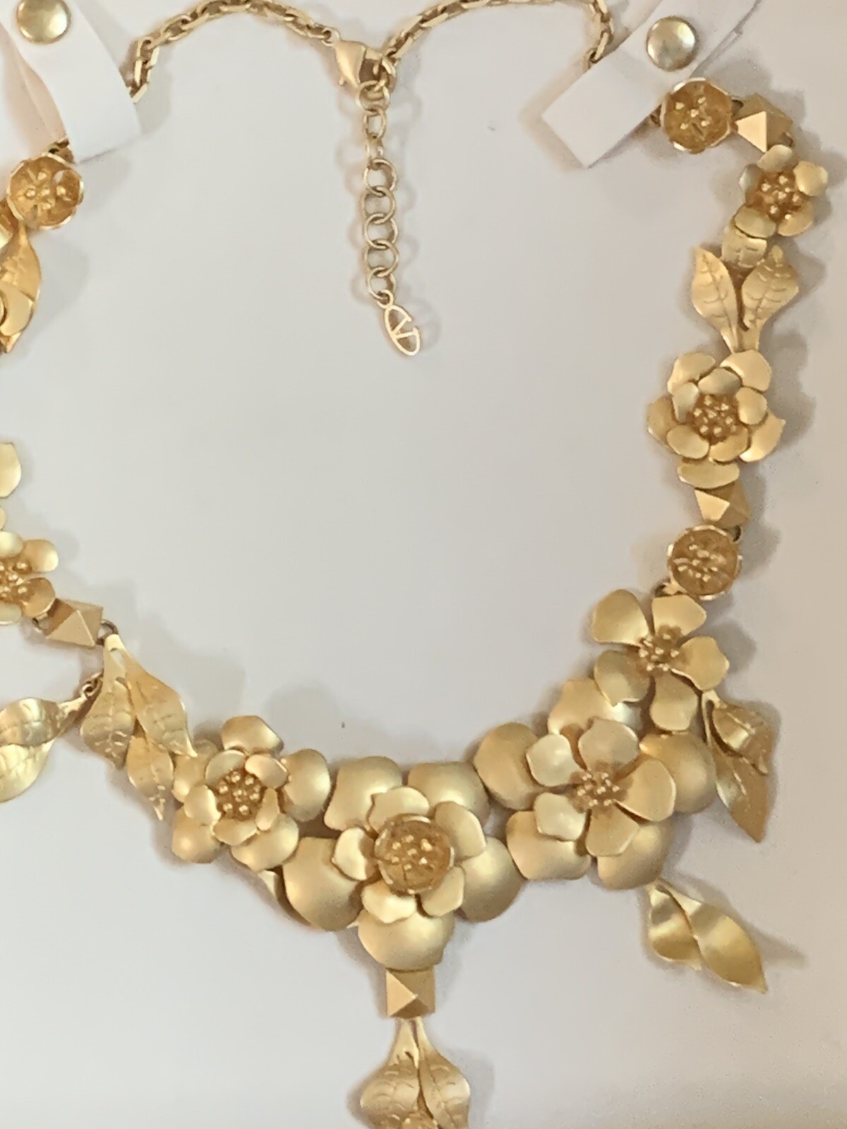 VALENTINO GARAVANI “FLOWER” GOLD PLATED METAL NECKLACE Sz. N/A