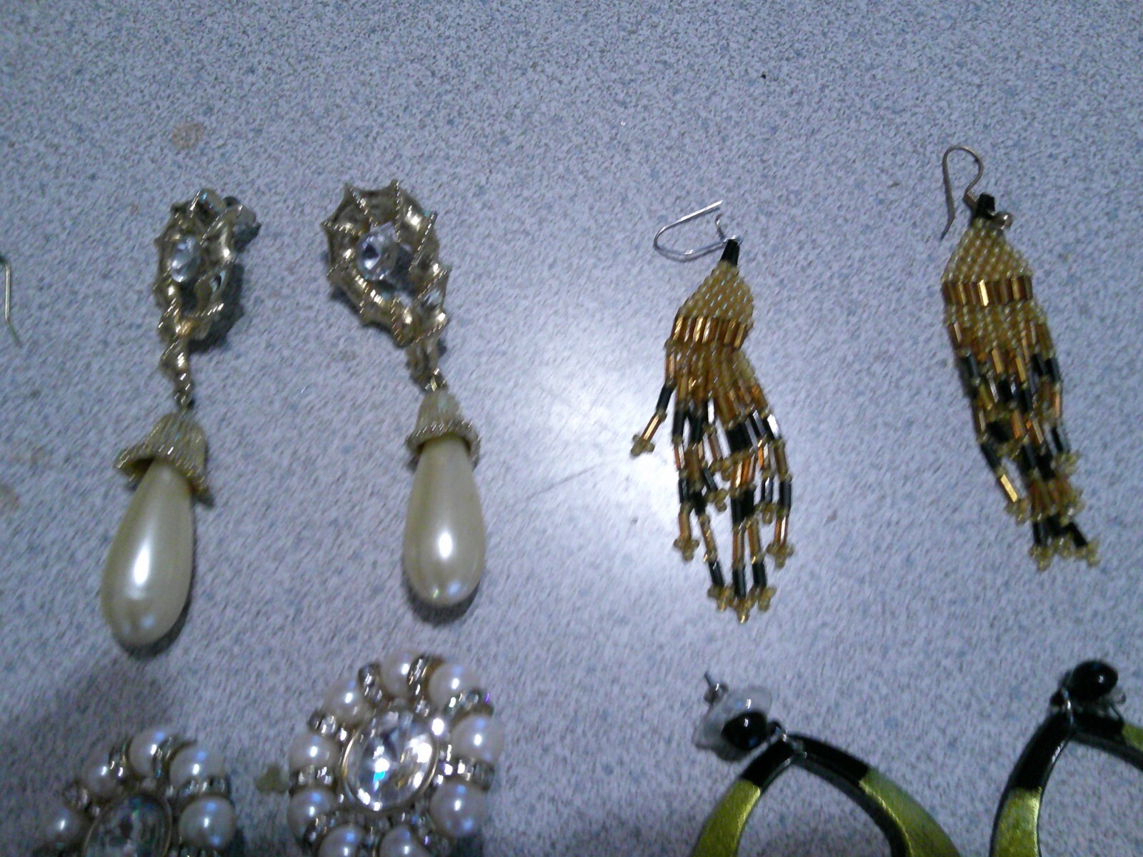 Lot of 15 Womens Fashion Earrings all in good used condition