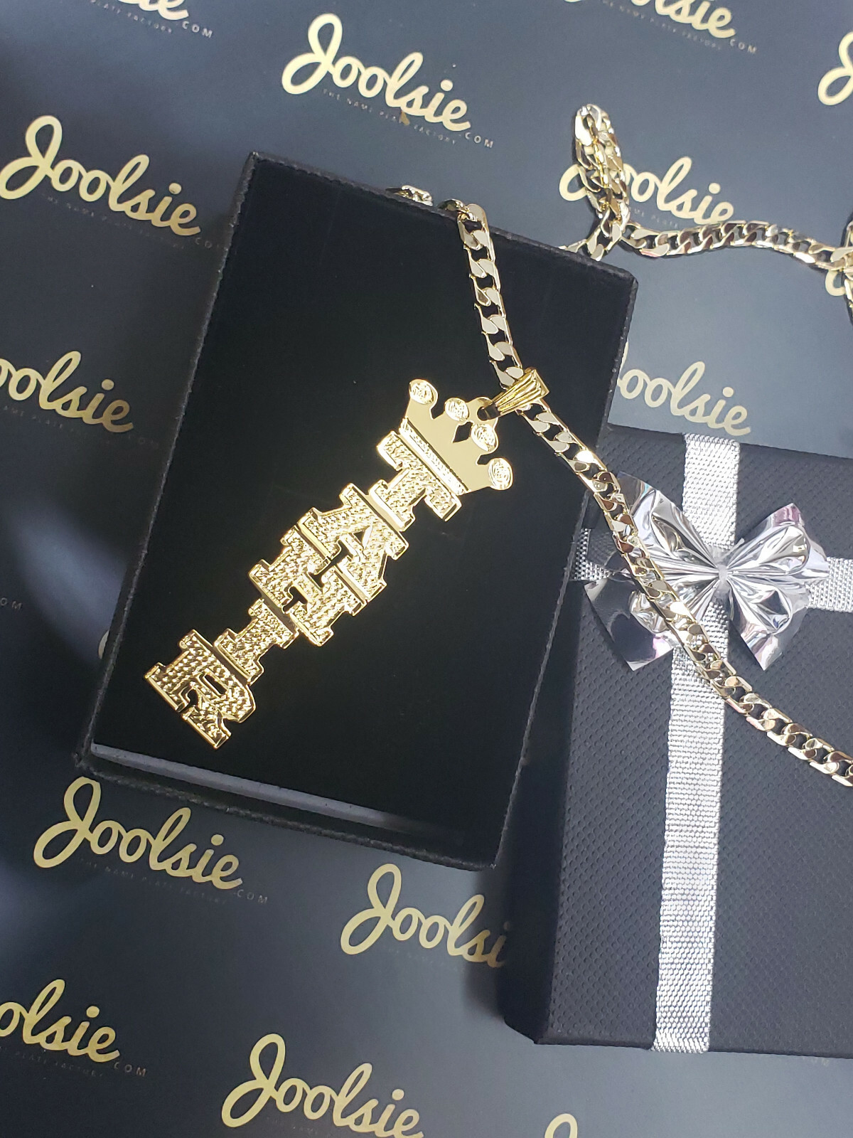 ITALIC 14K GOLD PLATED VERTICAL W/ ROELX CROWN NAME PLATE NECKLACE UNISEX