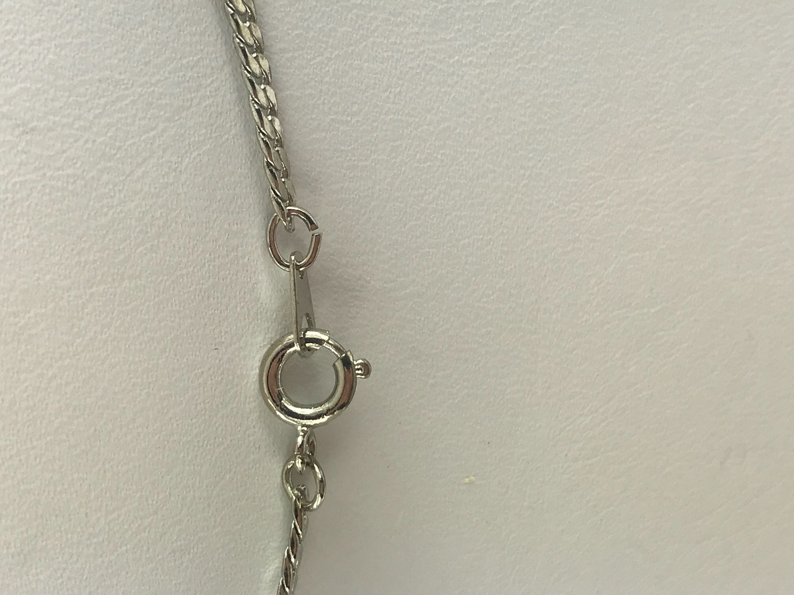 Silver tone chain 18″ with no ID stamp A6-28