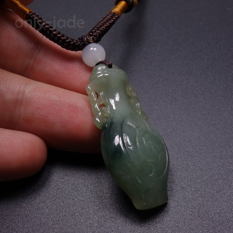 Certified Grade A 100% Natural Green Jadeite Jade Pendant Hand-carved Vase 11119