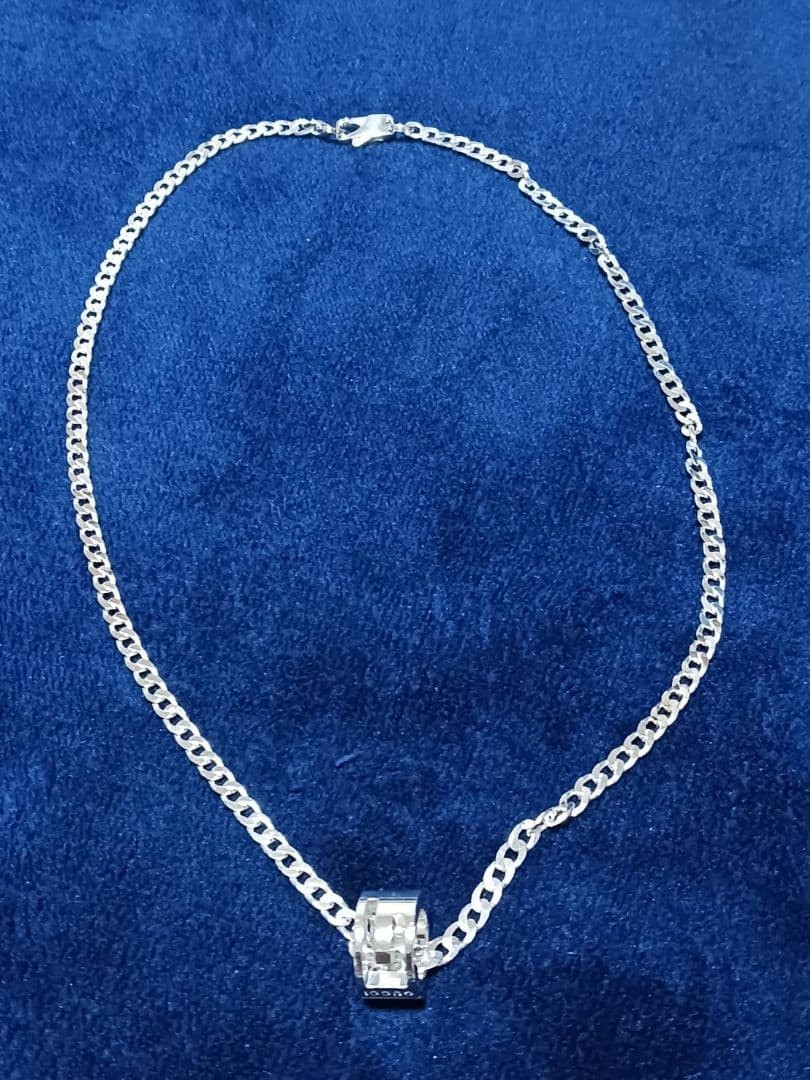 GUCCI Cutout G Ring Necklace Excellent