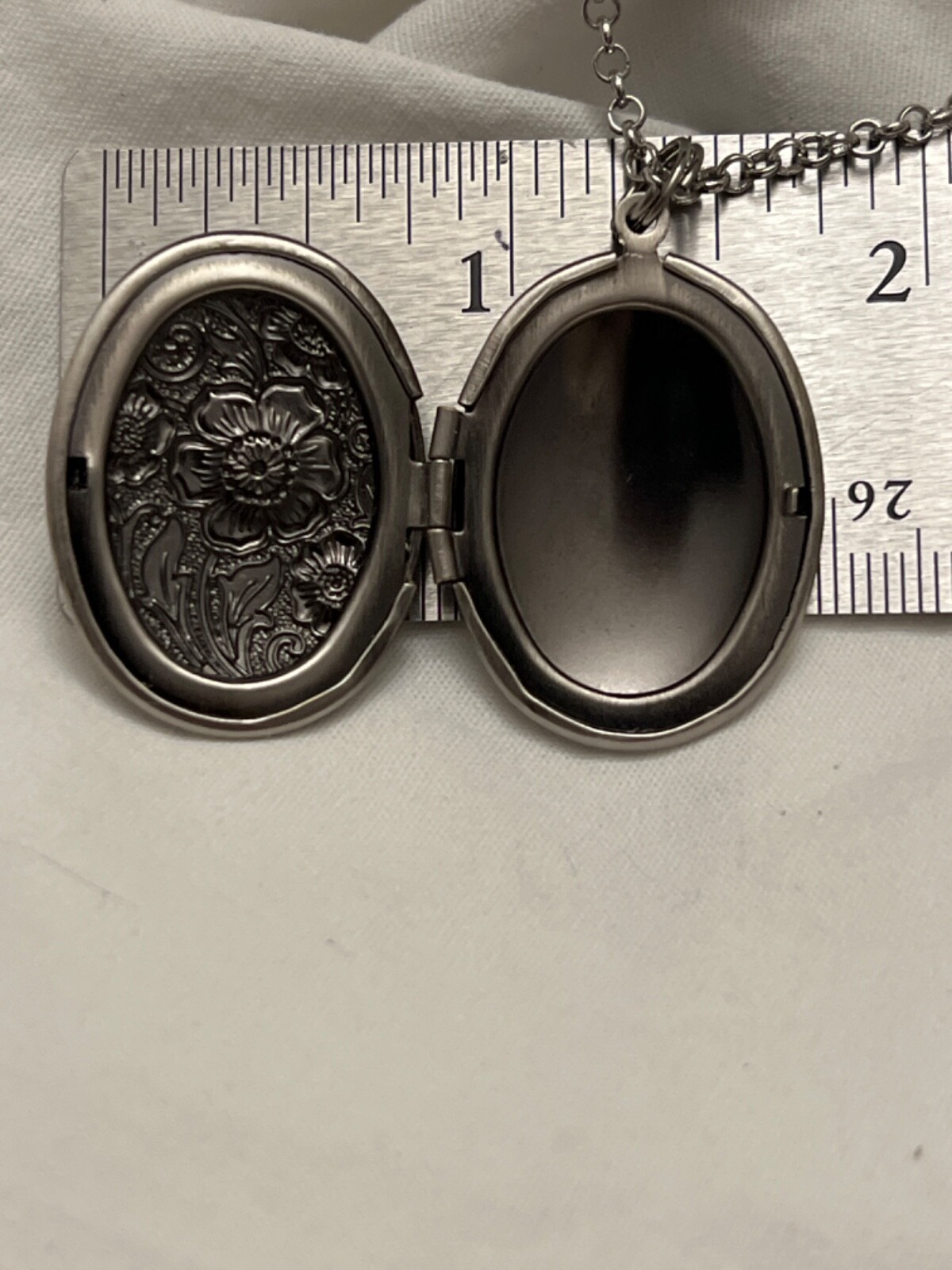 VALENTINES GIFT SILVER BUNNY RABBIT Locket Necklace Pendant PHOTO Picture CAMEO