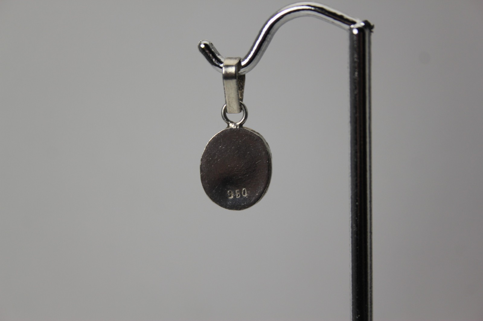 .950 Silver Hallmark Pendant With Blue Oval Stone In Bezel 1.1 Grams (PEN10430)