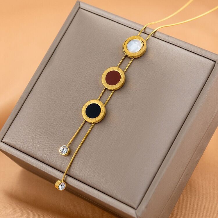 Woman 18K Gold Plated Roman Numeral Mother of Pearl Enamel Round Chain Necklace
