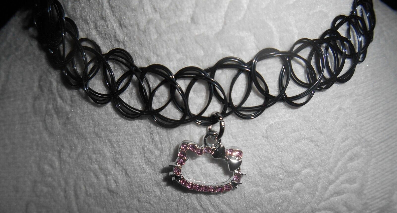 HELLO KITTY PINK CRYSTAL BLACK CHOKER