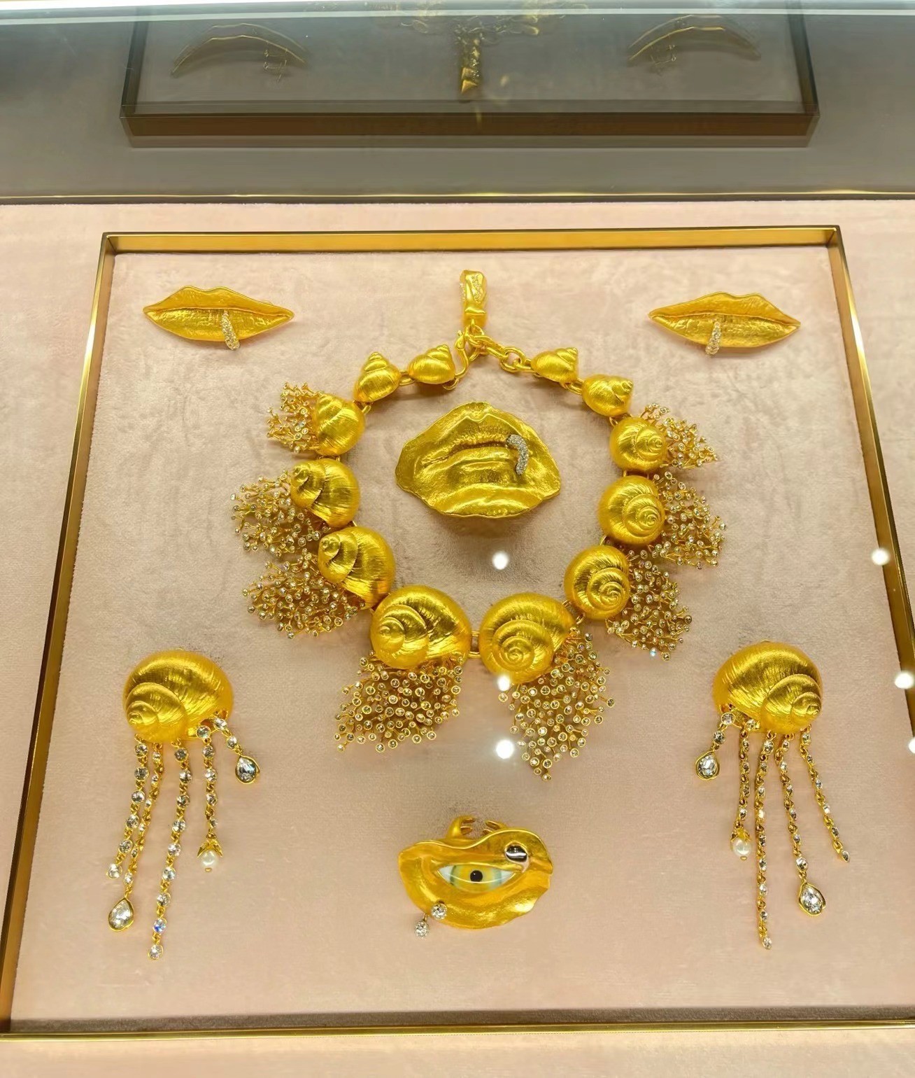 🎁NEW Schiaparelli Women Conch Rhinestone 18K Gold Necklace Lover Gift