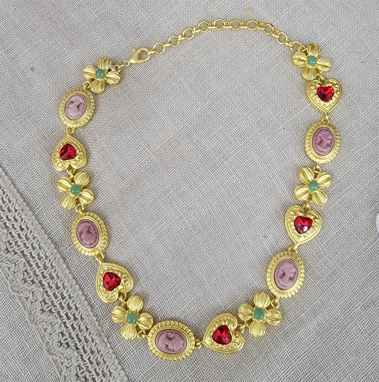 Victorian Trading Modern Millie Cameo Heart Floral Necklace 30U
