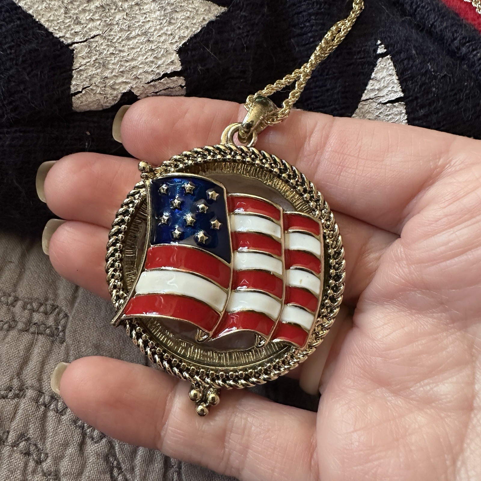 American Flag 6 Times Magnifying Glass Top Sliding Magnet Pendant Necklace