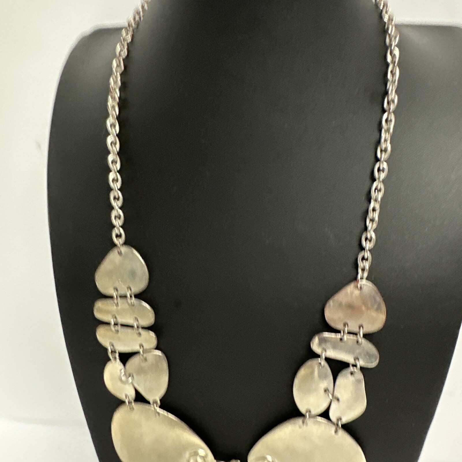 Pre-owned A.N.A. NEW YORK Approach Statement SilverTone Necklace Chunky Bib
