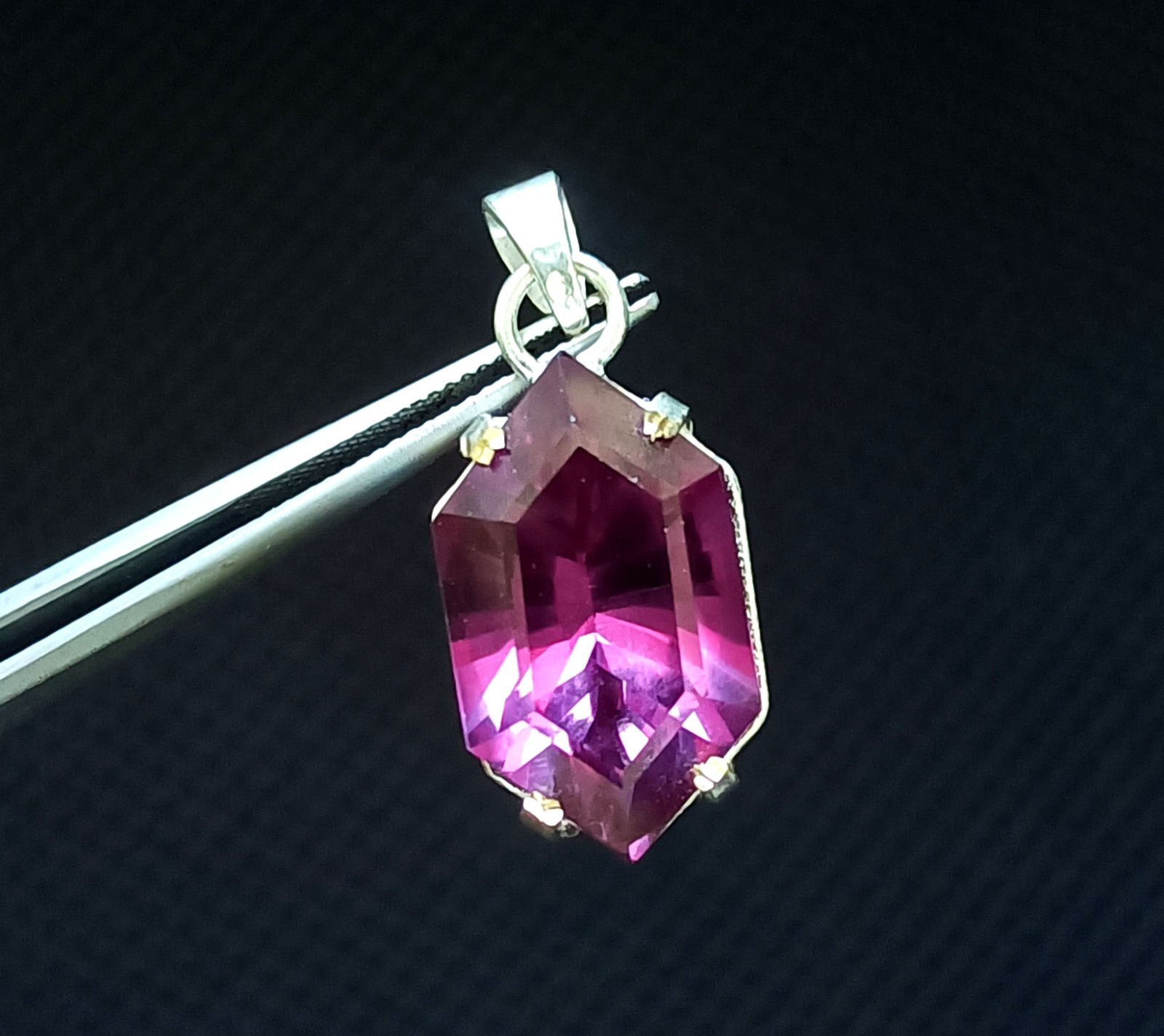 Natural 29.20 CT Color Change Alexandrite Certified Gemstone Pendant 925 Silver