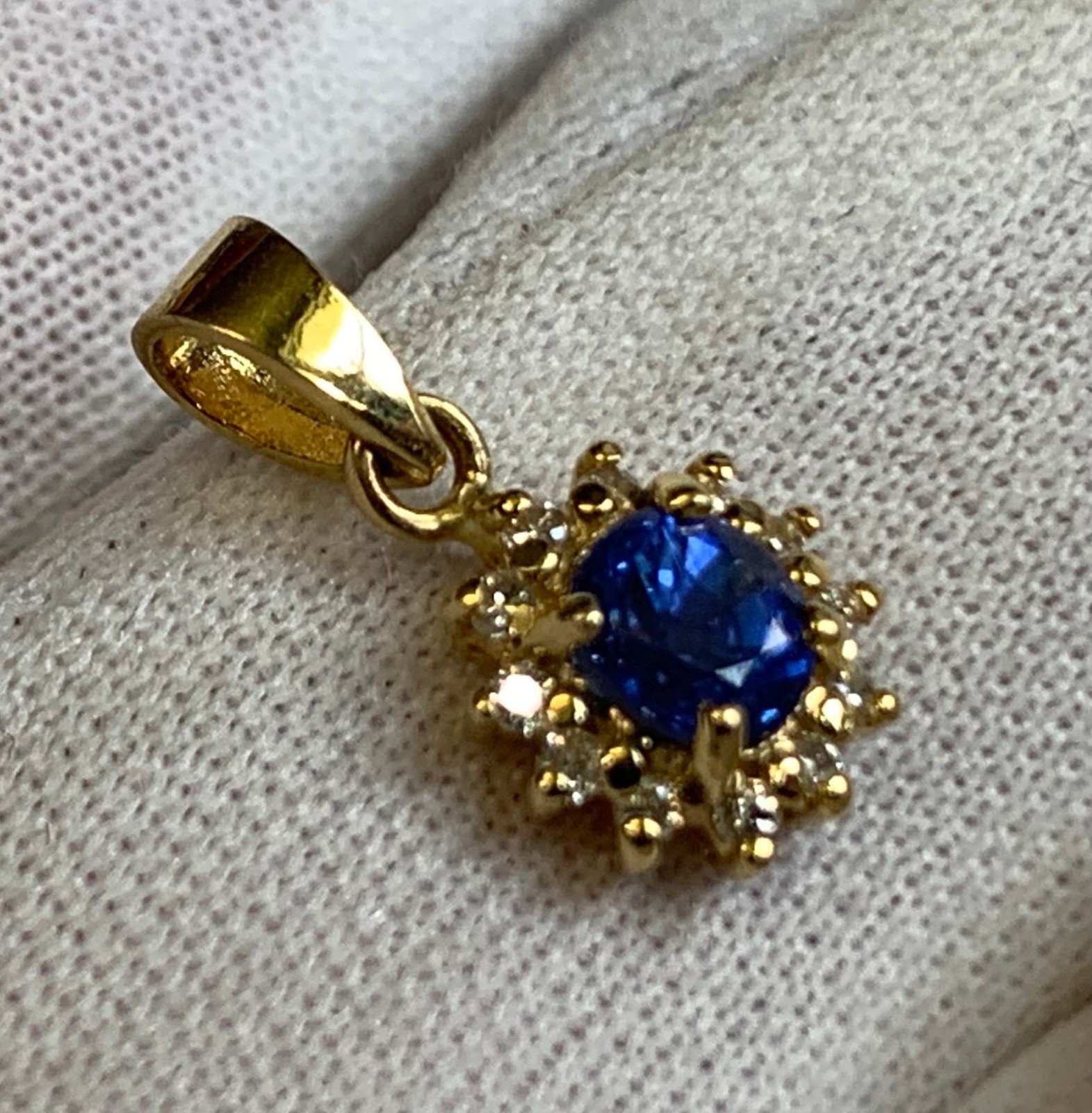14K Yellow Gold Charm .91g Fine Jewelry Sapphire Color Stone Charm *READ*