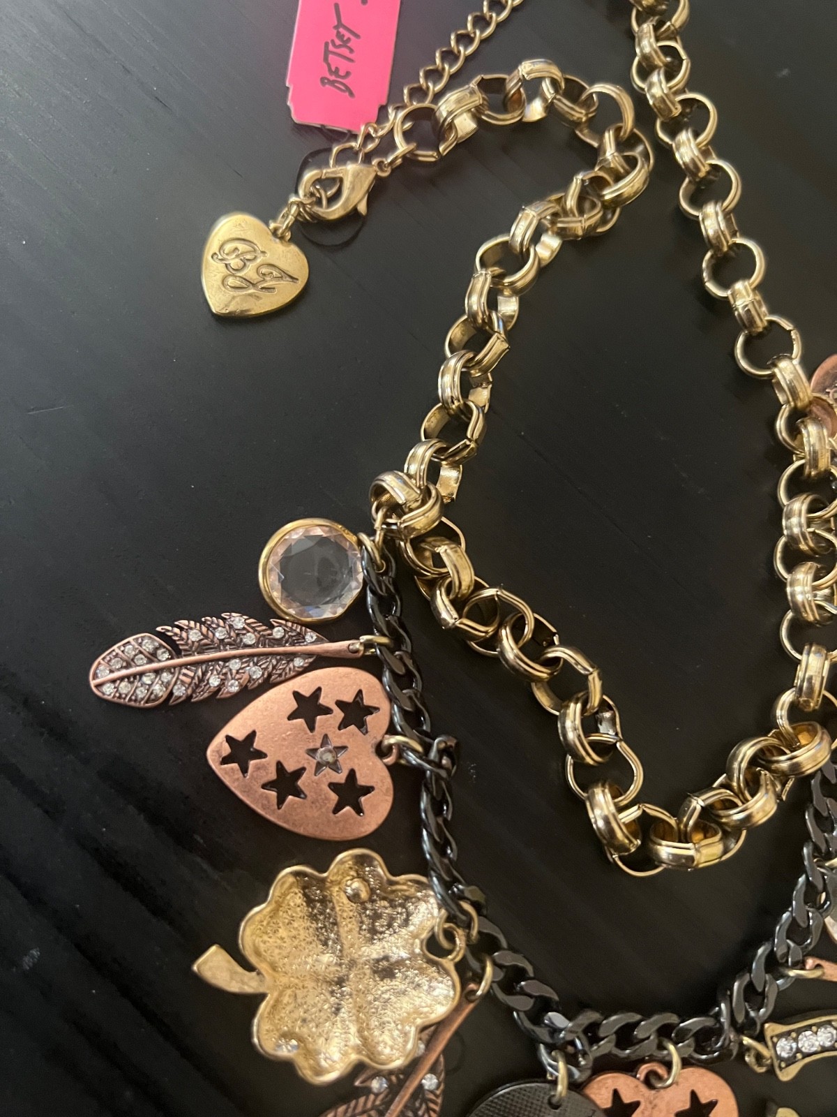 Betsey Johnson Horseshoe Leaves Charm Necklace – R2