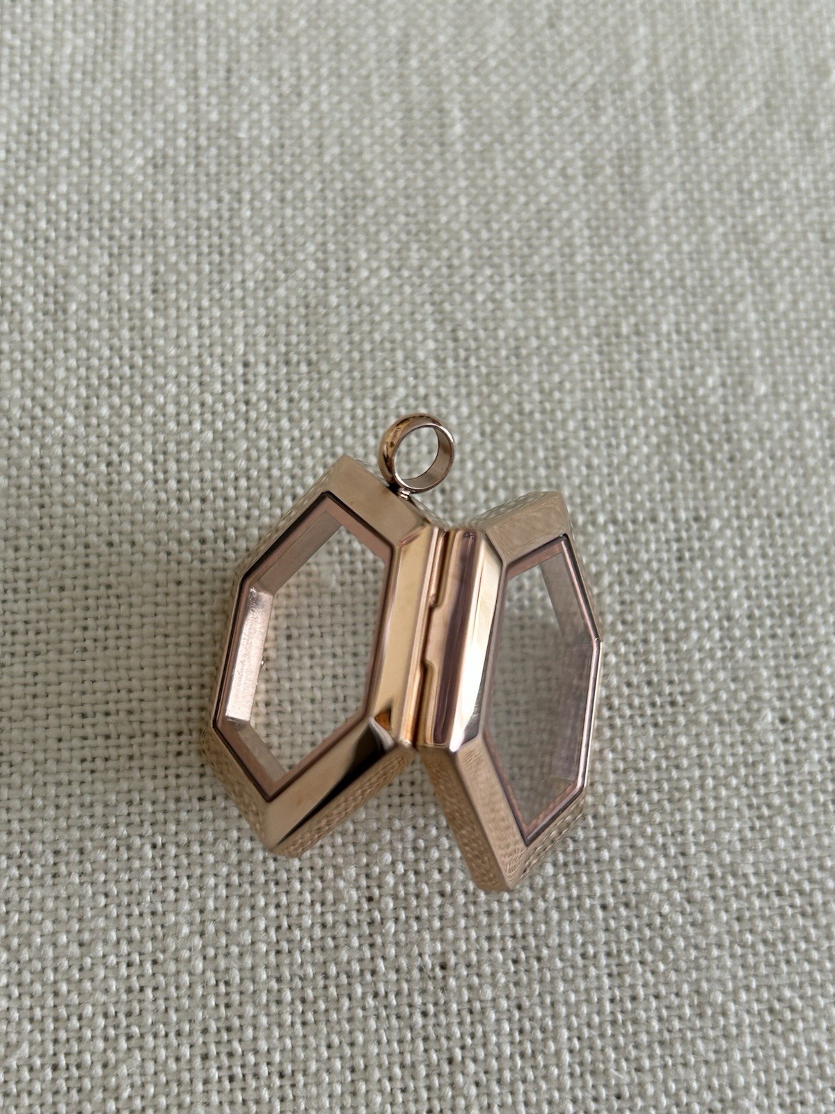 Origami Owl Medium Rose Gold Hexagon Hinge Closure Locket w/Charms “New in Box”