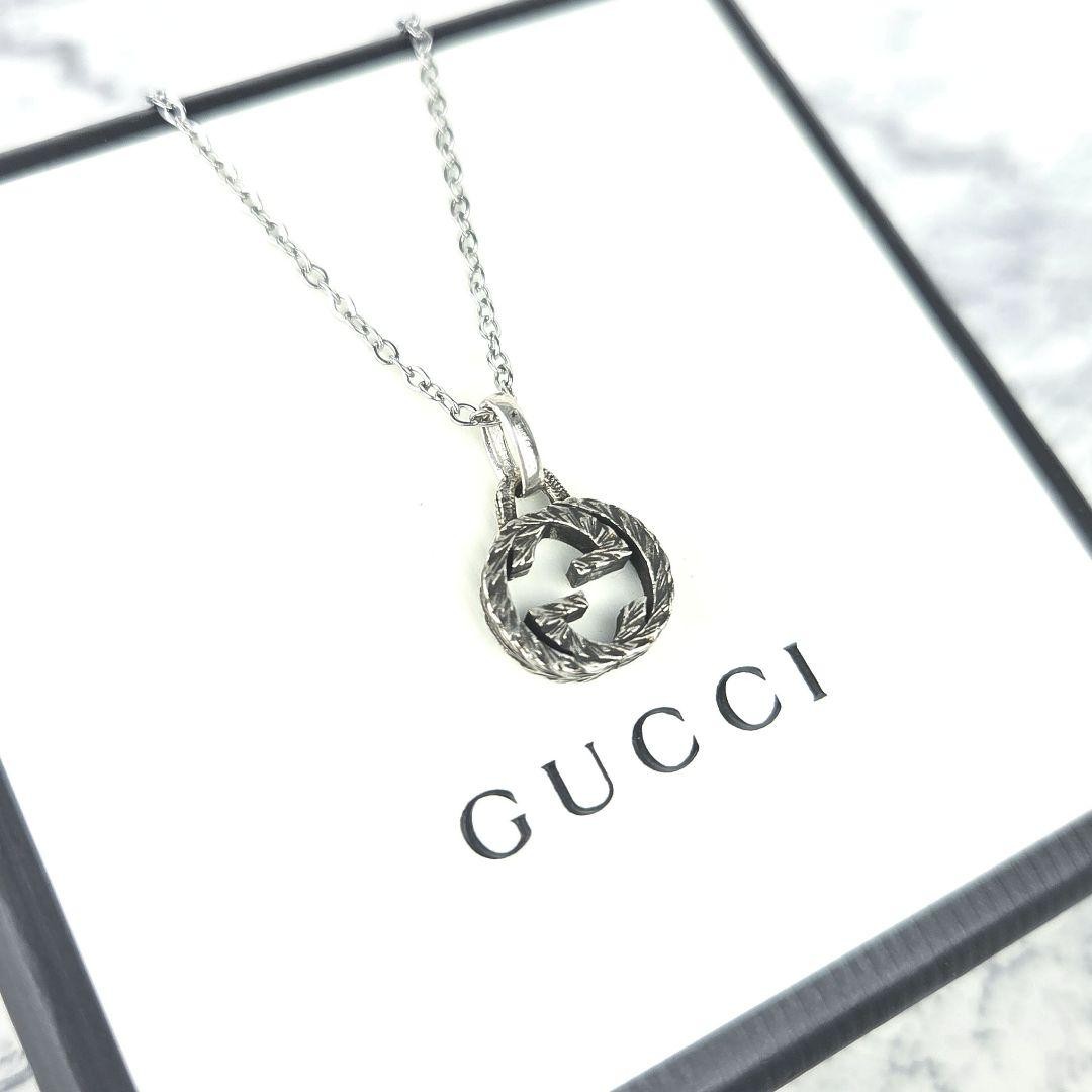 Excellent Gucci Interlocking Arabesque Necklace GG Marmont Smoked