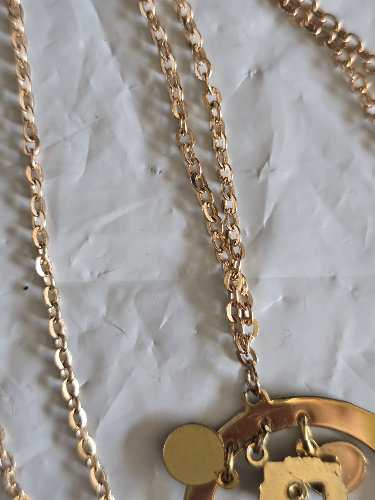Necklace Excellent Condition 15 Inch Gold Tone