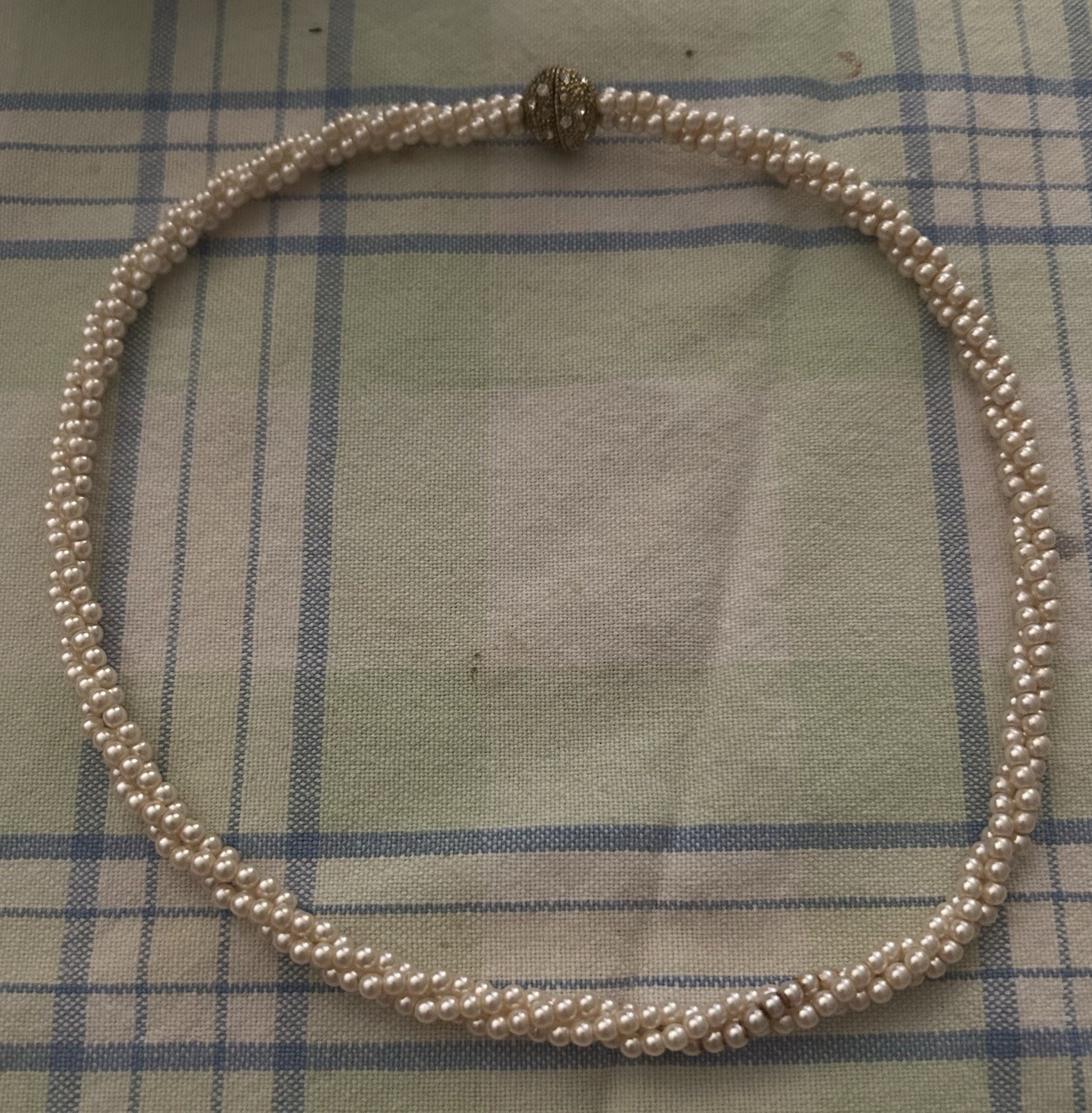 White Imitation Pearl Beaded Choker Necklace Gold Tone Magnetic Rhinestone Clasp