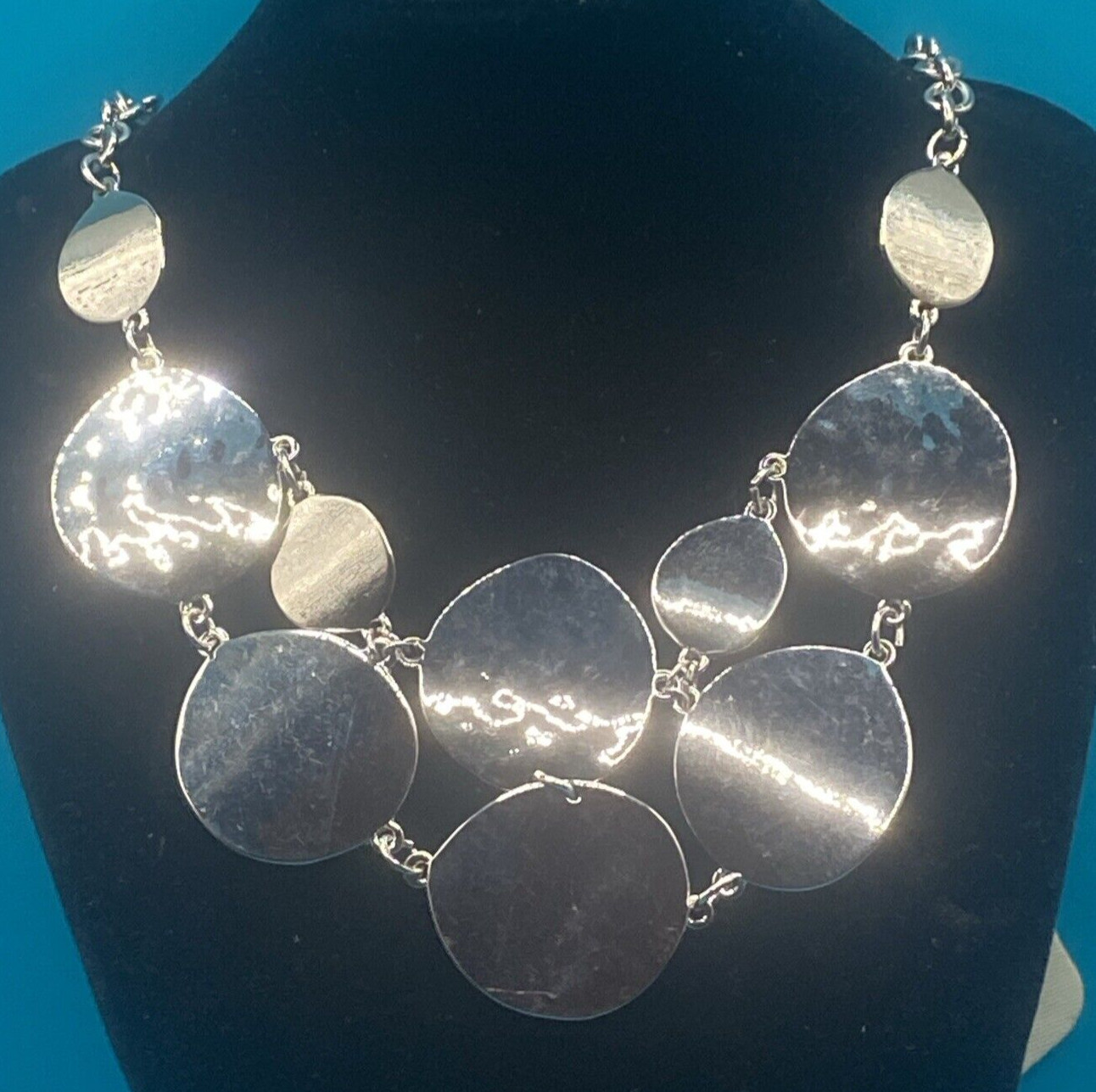 New Directions 20″ Bib Necklace Polished & Hammered Discs Thick Rolo Chain NWT