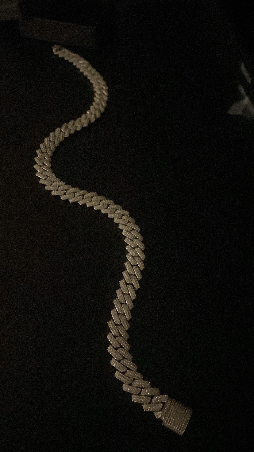 15mm wide 18 inch Iced VVS1 Cuban Chain Moissanite