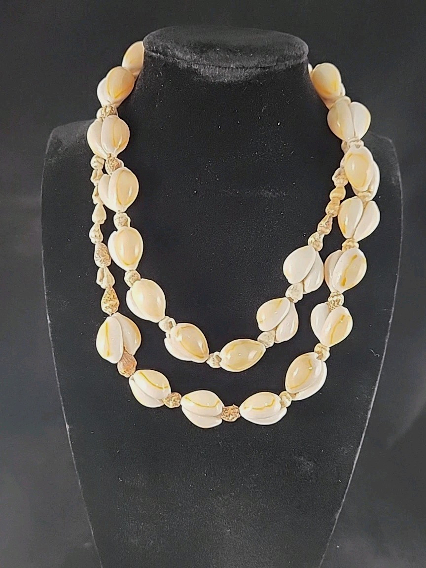 Seashell Long Necklace, Womens Ocean Necklace, Excellent condition