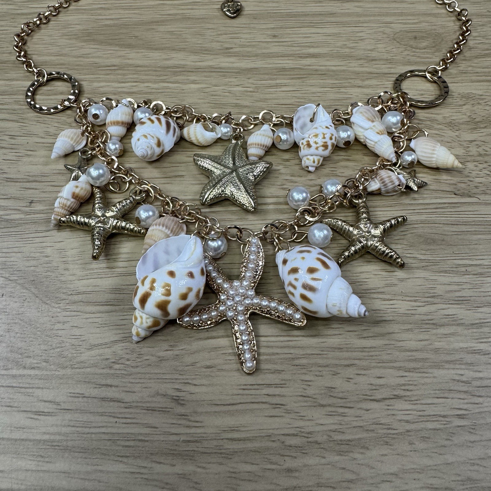 BETSEY JOHNSON PEARL BEACH CHARMS SEA SHELLS NECKLACE STARFISH CONCH SHELLS