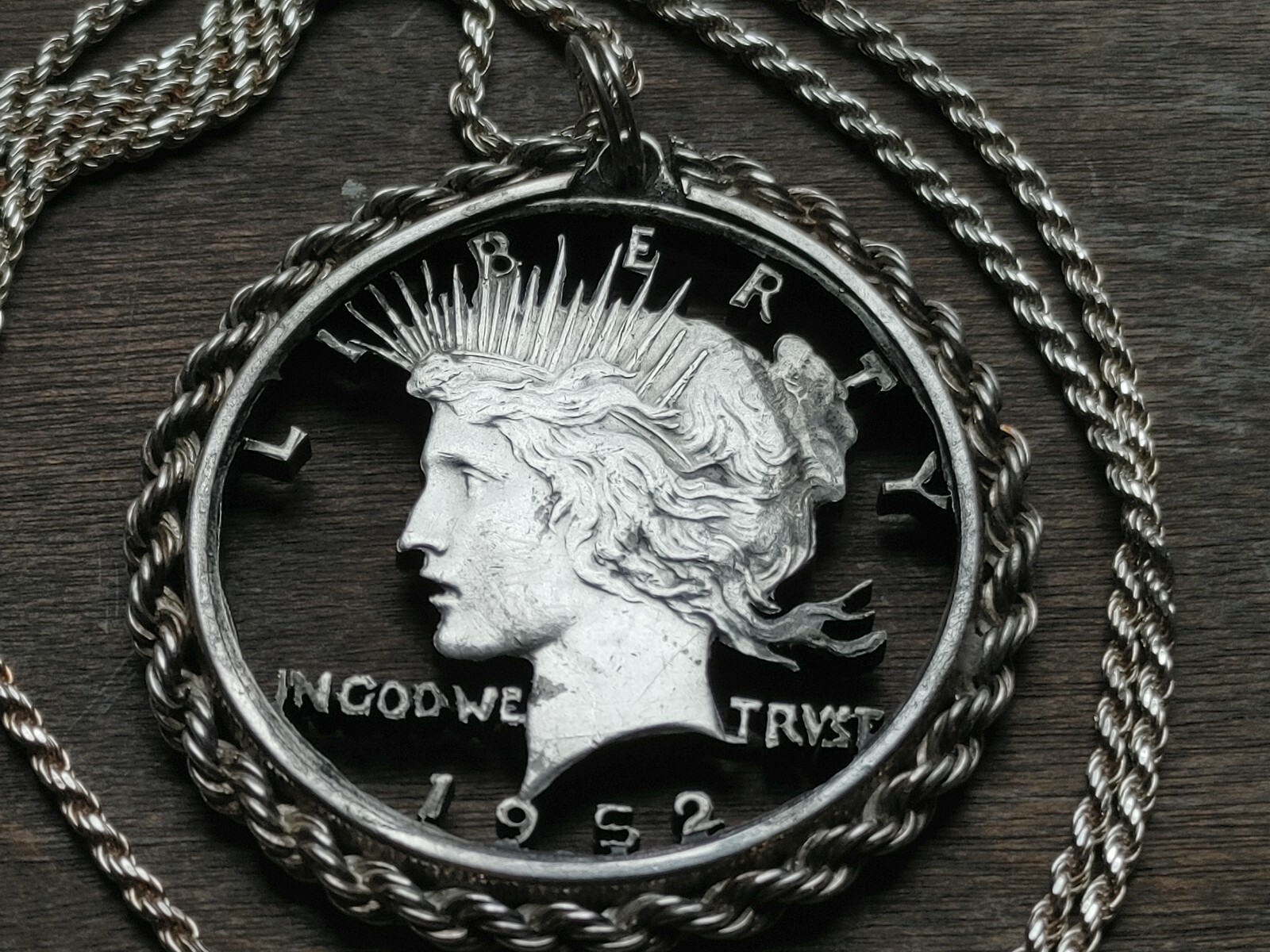 Gem lovely 1952 Mint Peace Liberty SILVER DOLLAR Pendant 24″ 925 Sterling Chain