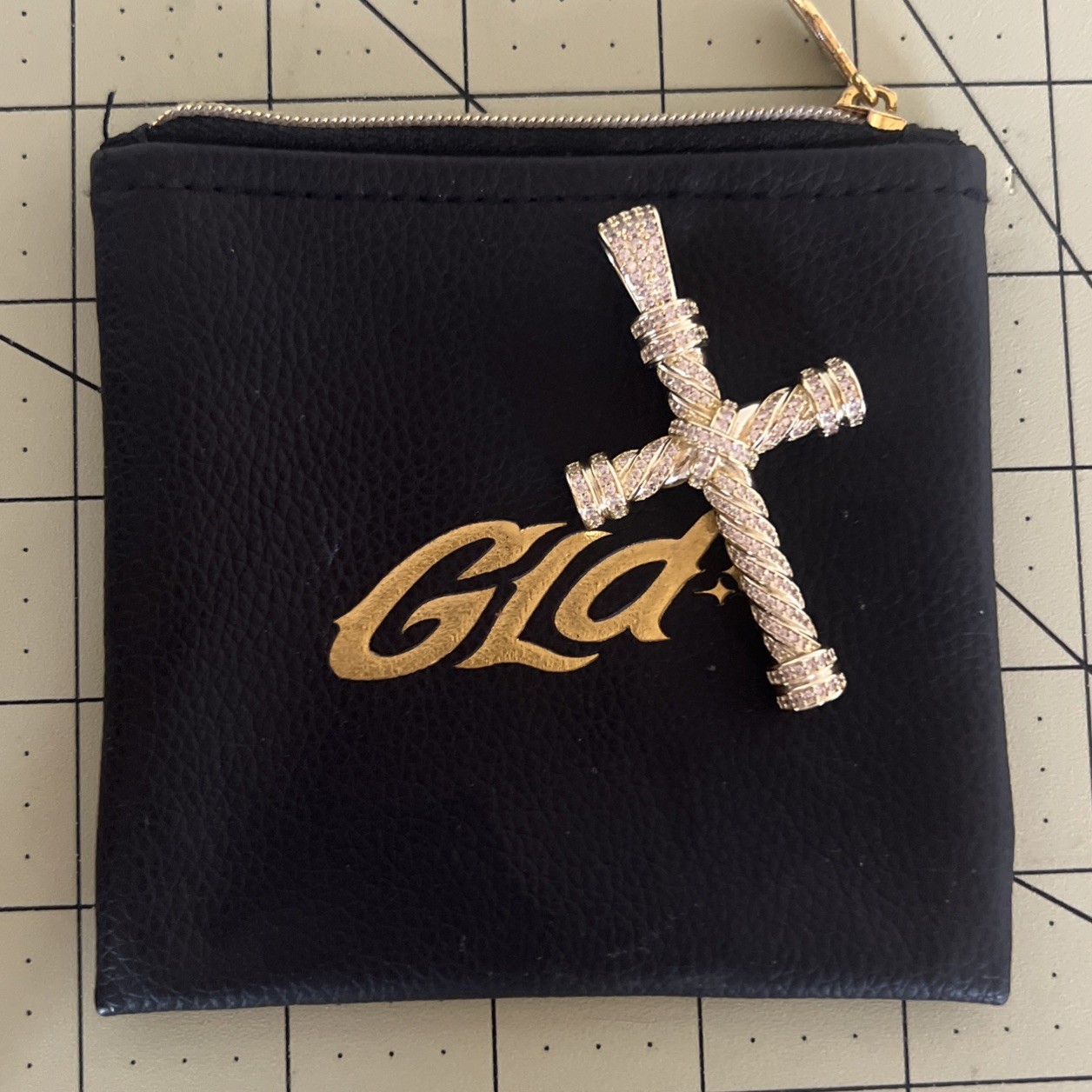 18k -28grams CZ Stones Gold Cross By GLD. W/O Chain. Large Cross Only 2.5×1.5”
