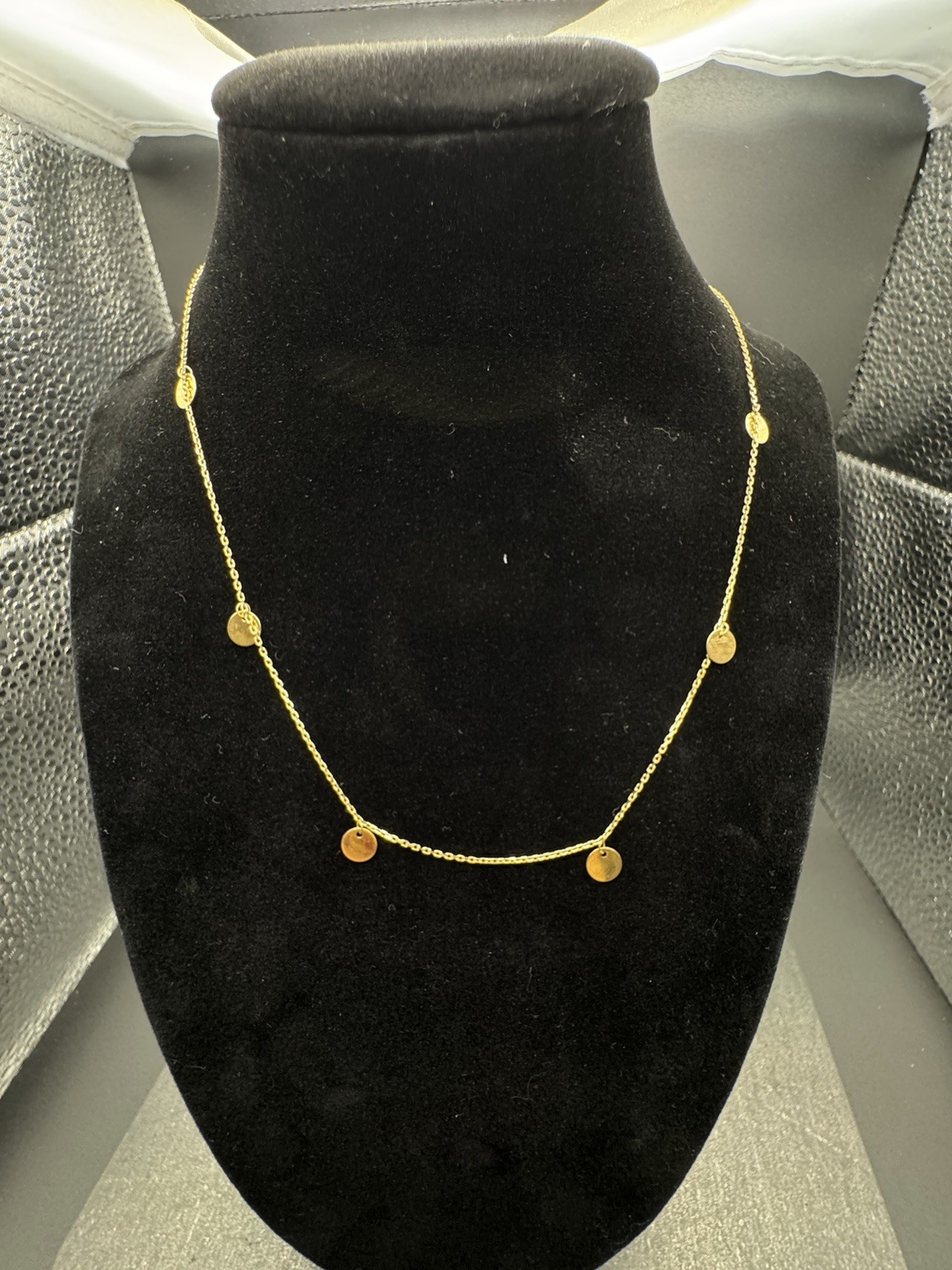 14k Gold Dainty Circle Necklace – 18 inch – 2.57g