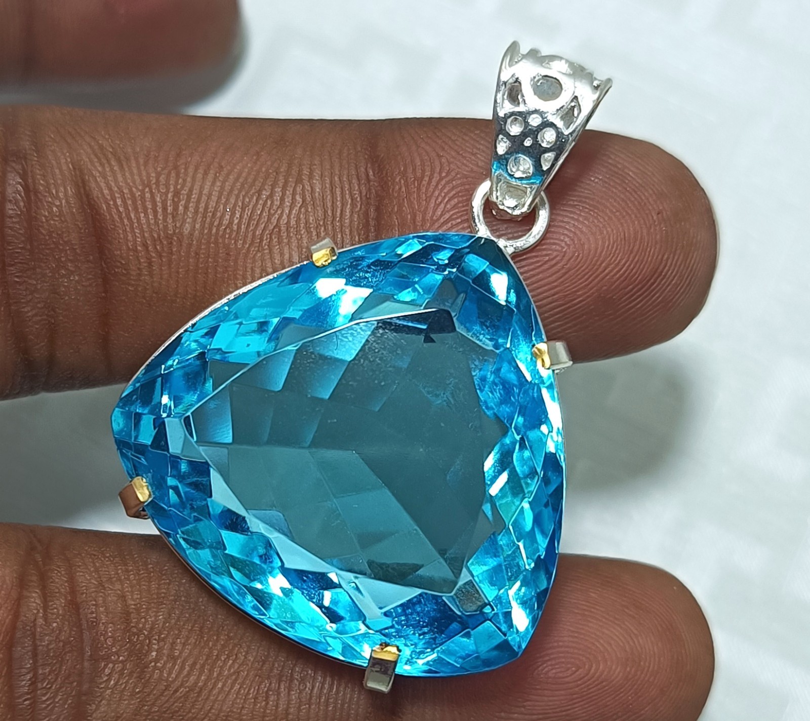 94.80 Ct Trillion Blue Natural Topaz 925 Solid Silver Pendant Loose Gemstone