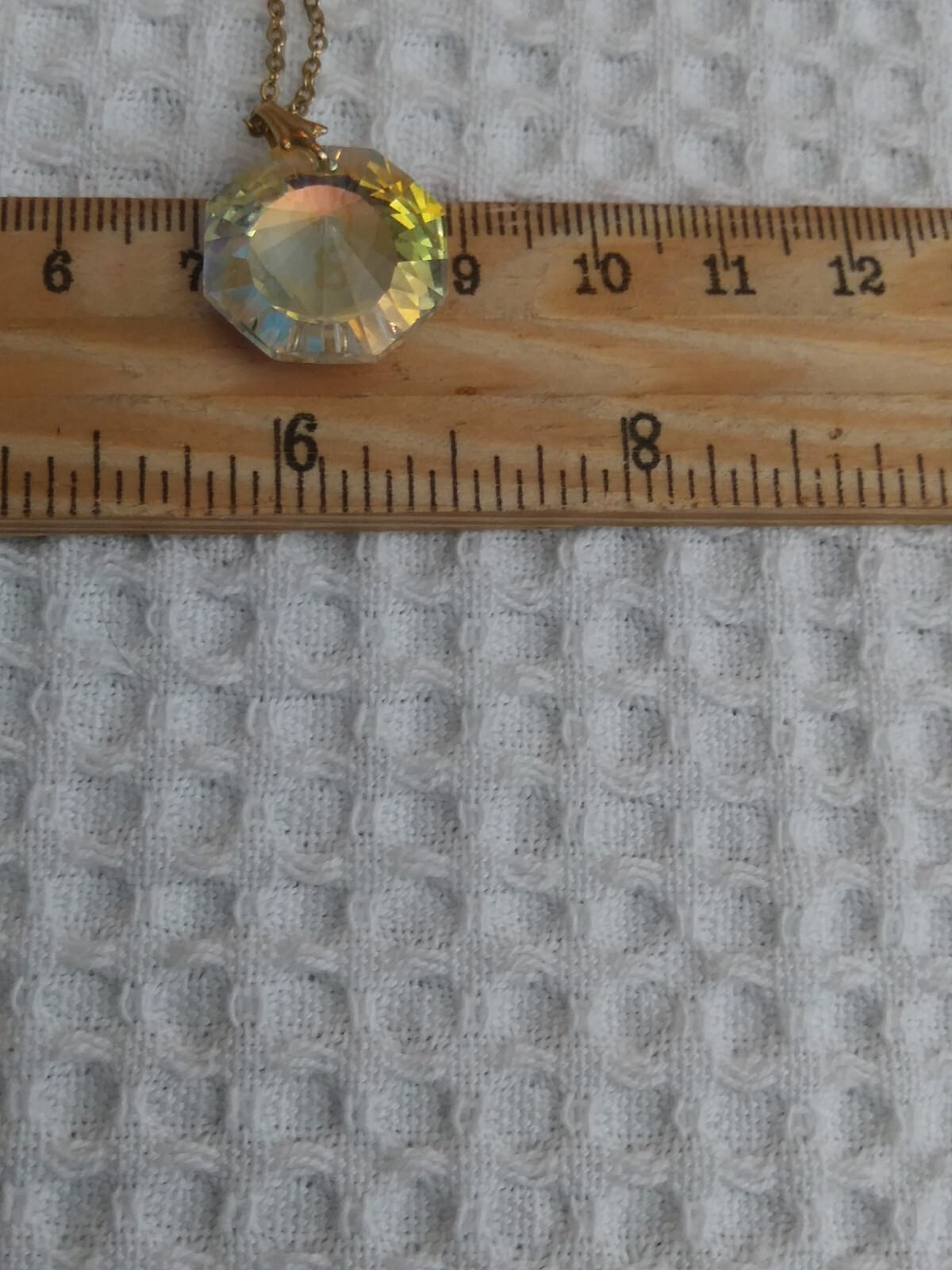 Costume Necklace With White/Colorless Stone