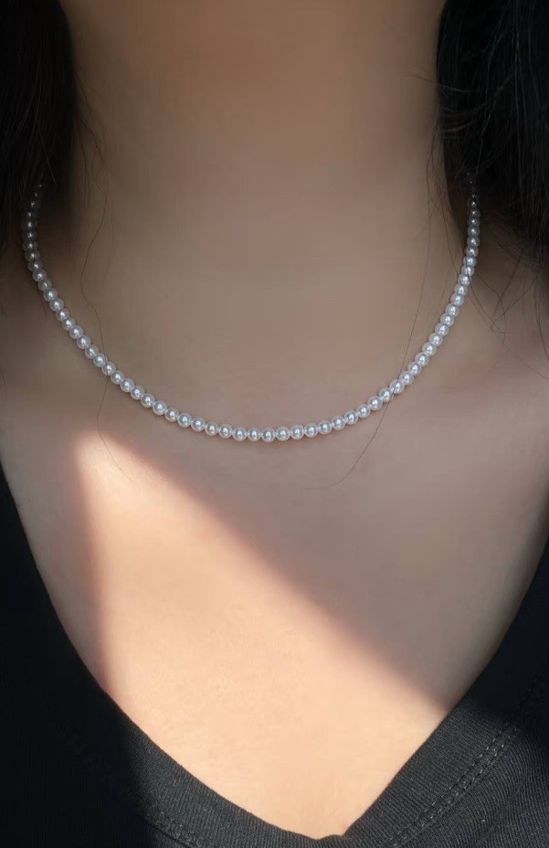 White Round Pearl Beaded Necklace w/ Gold Tone Cable Chain Accents, Lobster