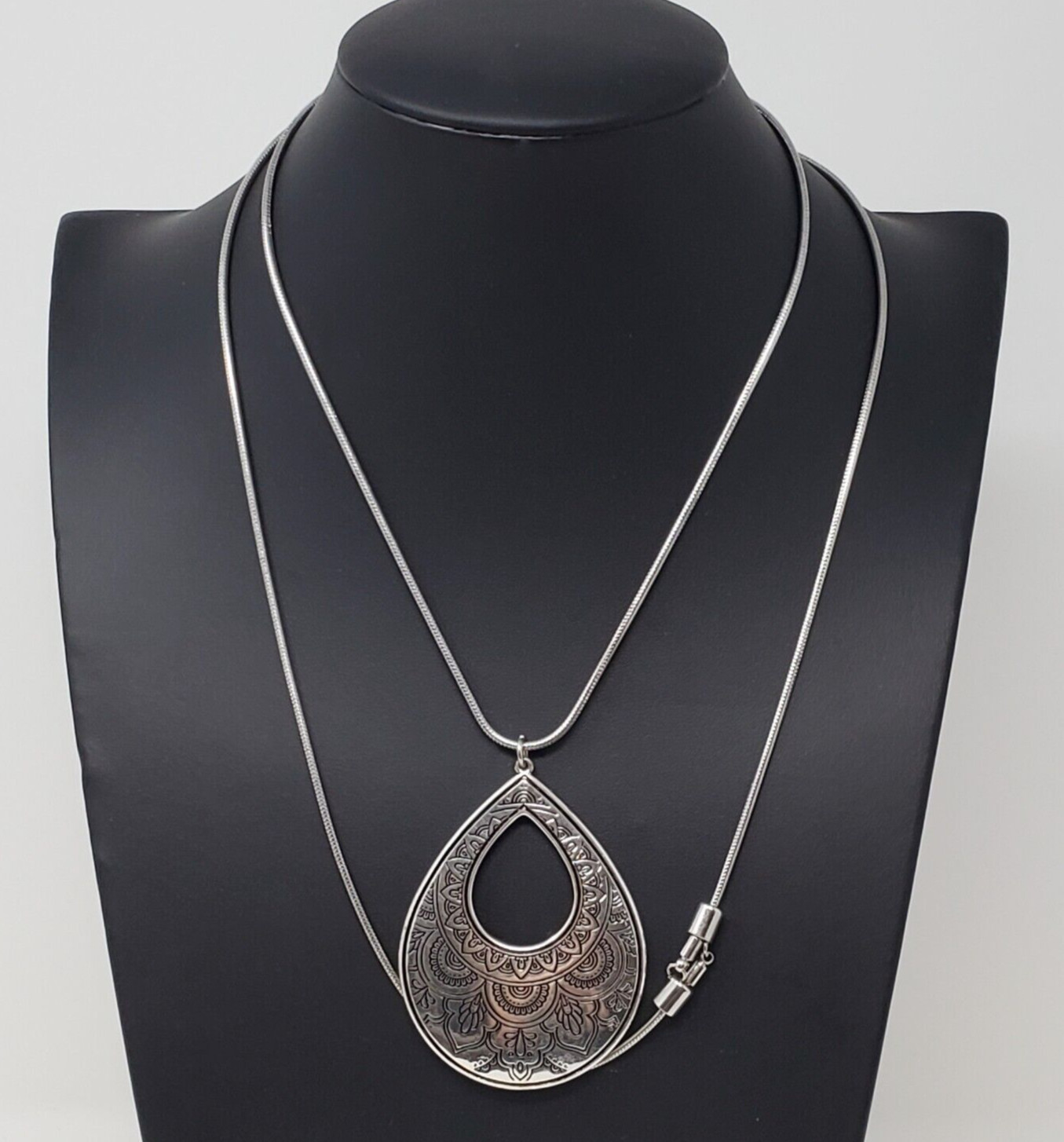 Scroll & Vine 38″ Reversible Pendant Necklace Engraved Design Adjustable Chain