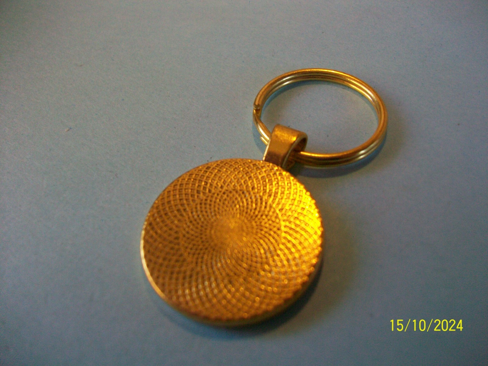 TWENTY (20) PENCE COIN – GOLD CASED PENDANT KEYRING- 1982 to 2008