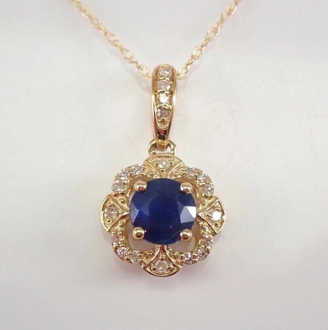 2Ct Round Cut Simulated Blue Sapphire Stunning Pendant In 14k Yellow Gold Plated