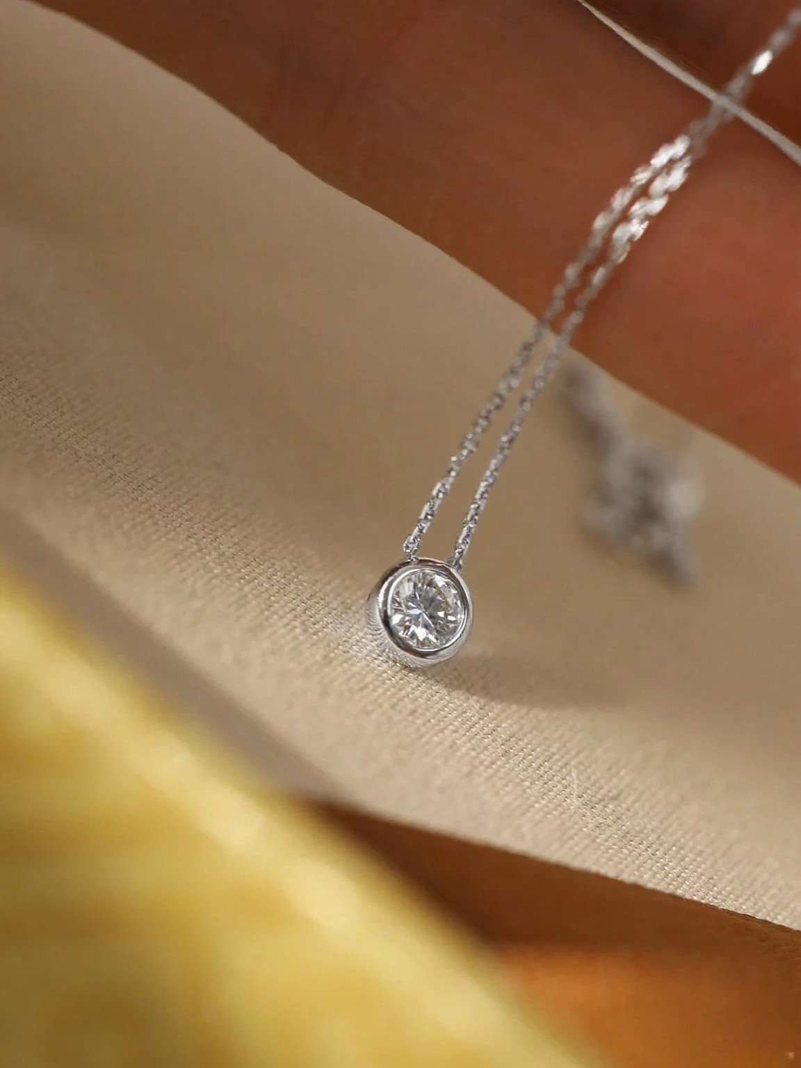 Lustrous 1 Ct White Flawless Moissanite Round Stone 925 Sterling Silver Necklace