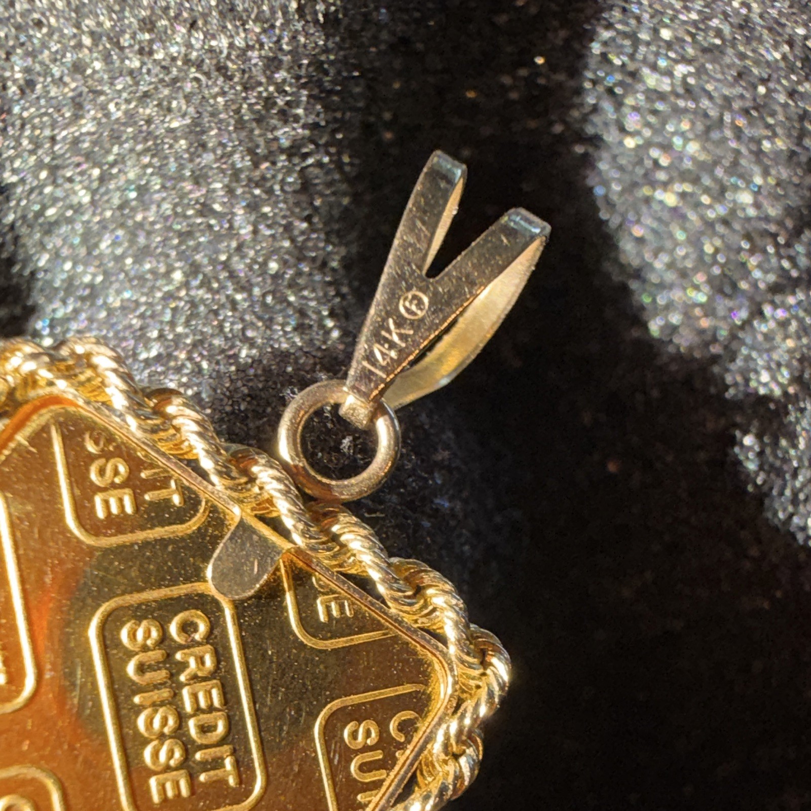 Credit Suisse 2.5g .9999 Fine Gold Bar & 14K Gold Bezel Pendant 3.71g