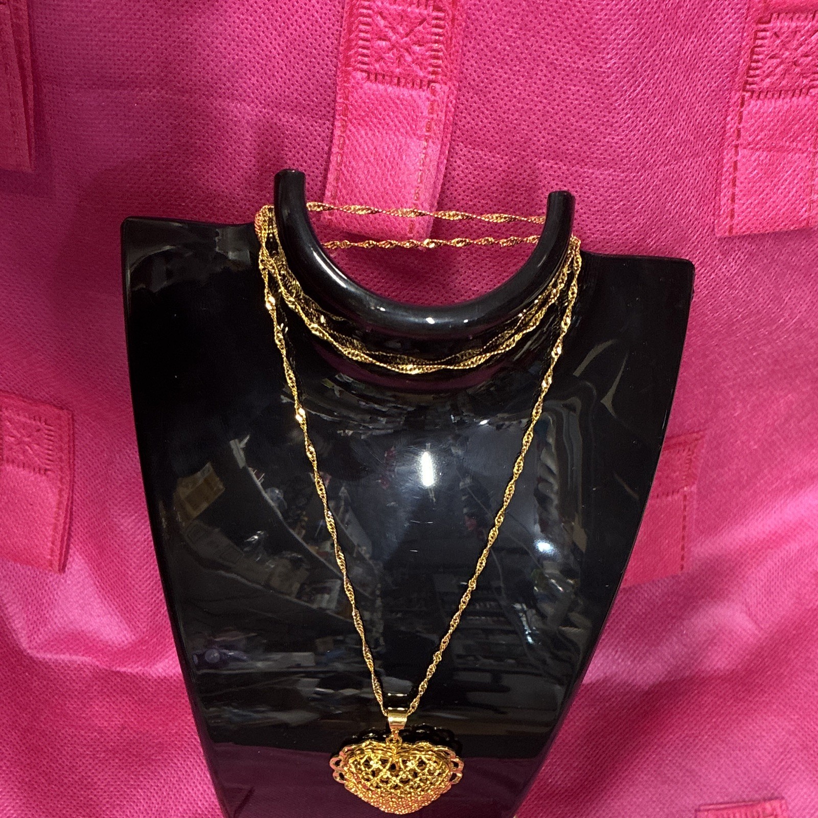 Gold Tone Metal Rope Chain Necklace Heart Charm Pendant No Stone 0 Gems