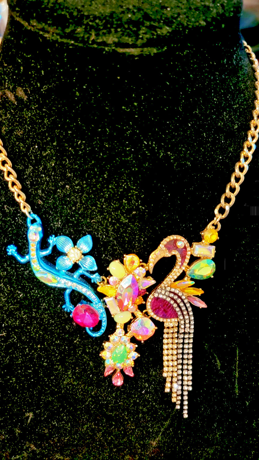 Betsy Johnson Paradise Lost Necklace preowned excellent