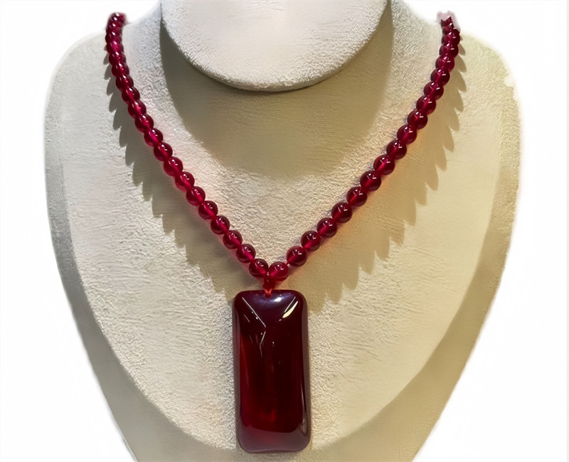 TOP QUALITY LAB-CREATED ROUND BEADS RUBY NECKLACE，EMERALD CUT PENDANT