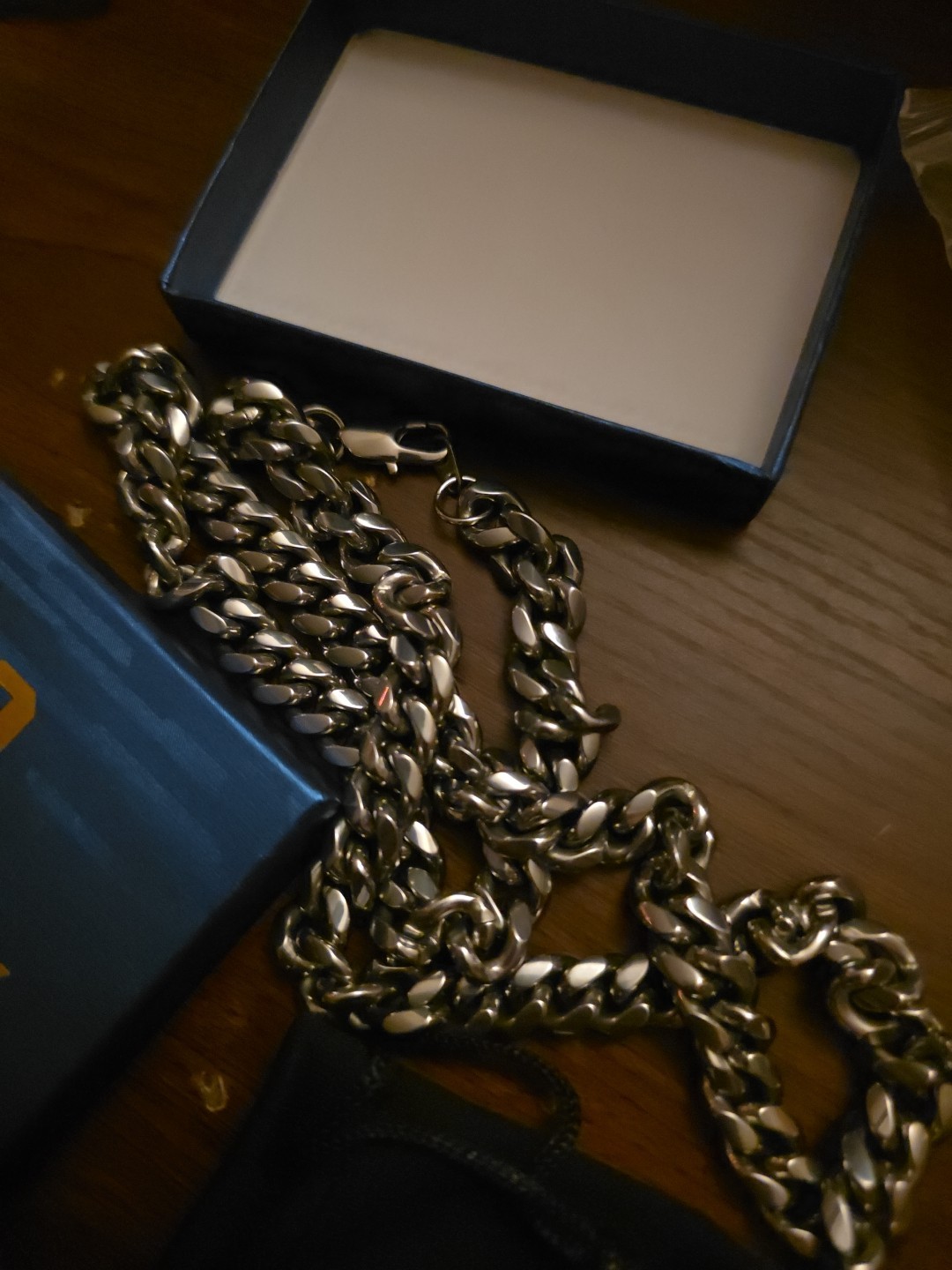 ChainsProMax Mens Sturdy Curb Chain Necklace 4MM Width 316L Stainless Steel