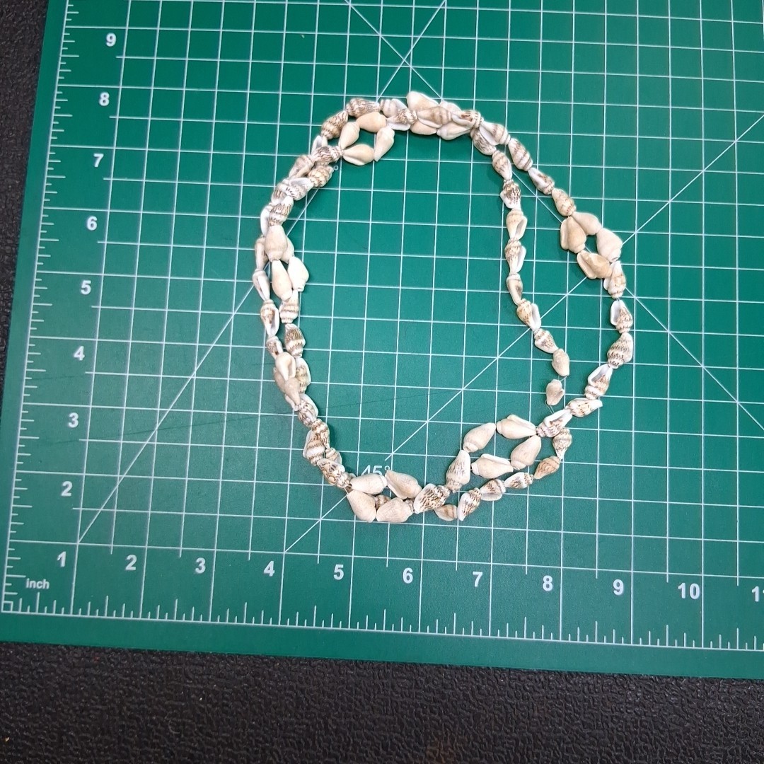 Vintage Brown Miniature Conch Sea Shell 34” Necklace
