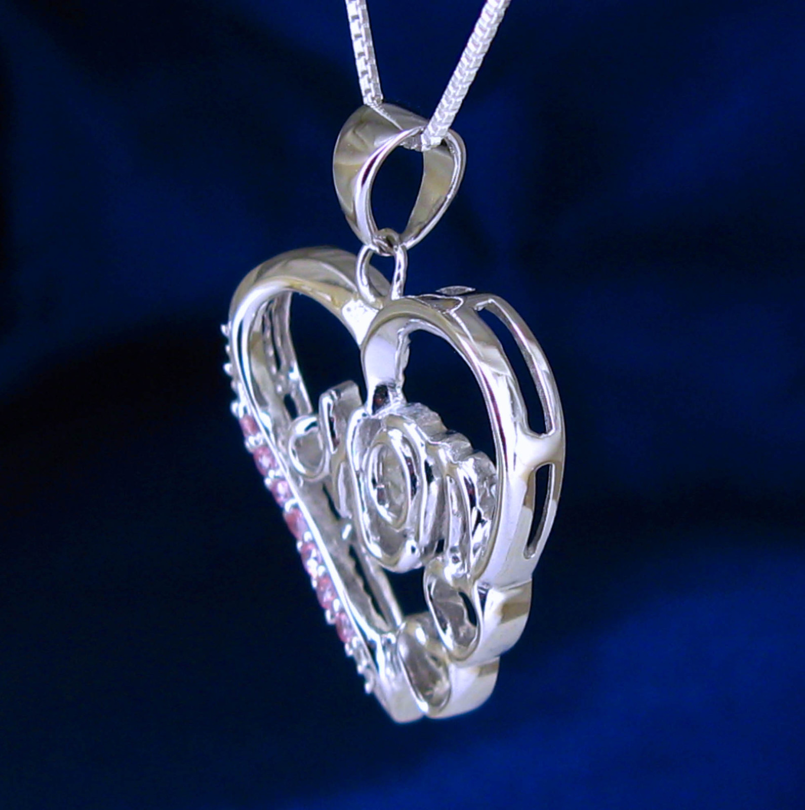 MOM Heart with Pink Gemstones in Sterling Silver with 925 Snake Chain – NEW!