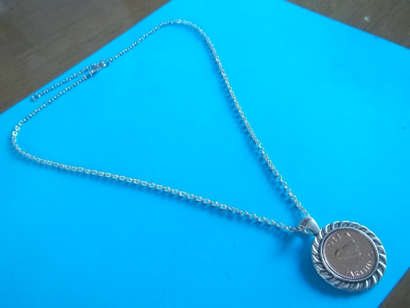 WREN FARTHING – LIMITED EDITION – SILVER CASED PENDANT NECKLACE – 1938 to 1955