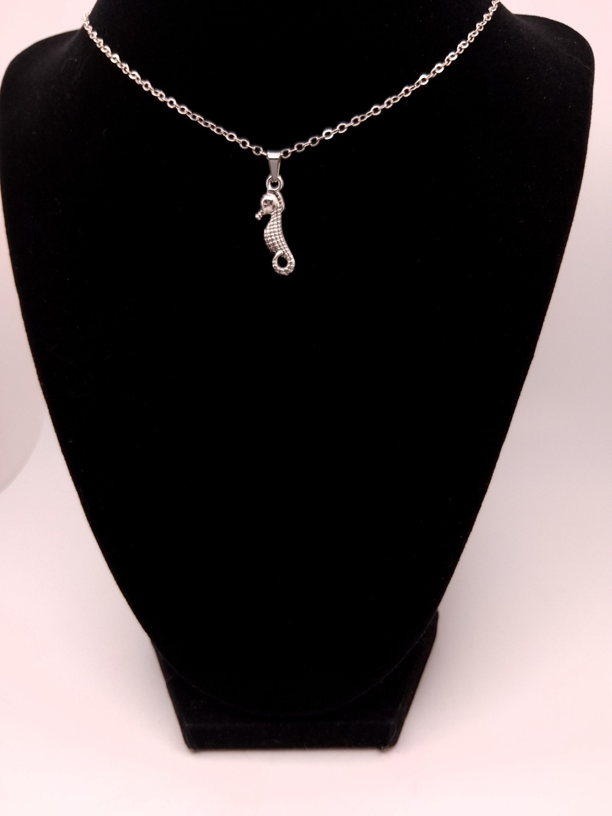 Seahorse Pendant Necklace Women’s Fashion Jewelry Gift Beach Silvery Toned