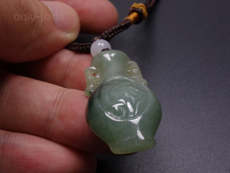 Certified Grade A 100% Natural Green Jadeite Jade Pendant Hand-carved Vase 11119