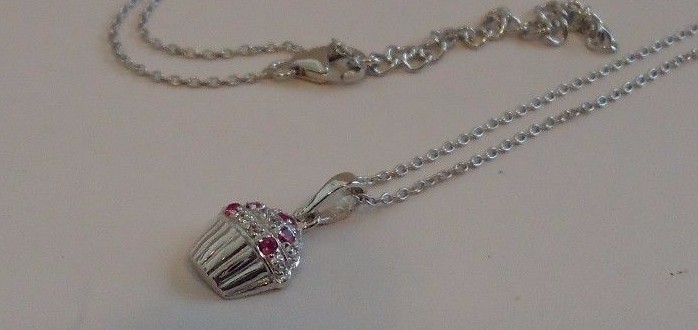 925 STERLING SILVER CUPCAKE PENDANT NECKLACE W/ ACCENTS / SIZE 17MM BY 9MM